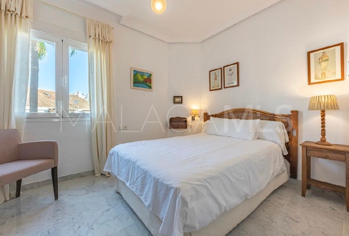 Apartment in Bahia de Marbella for sale