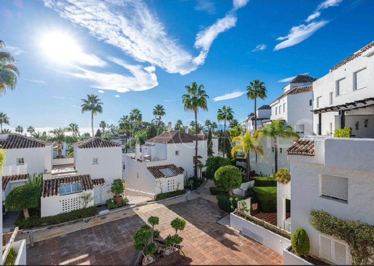 Apartment in Bahia de Marbella for sale