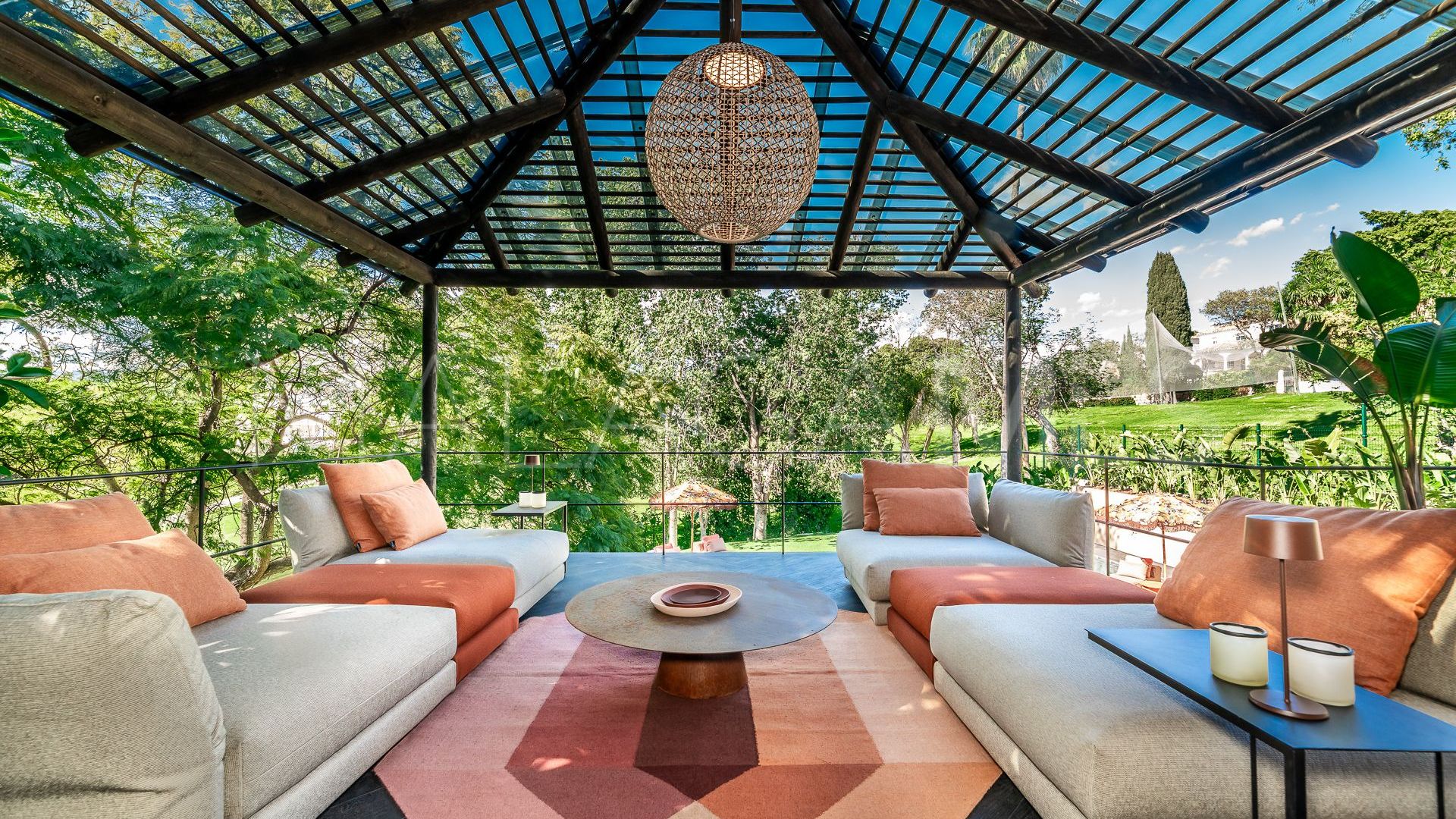 For sale house in San Pedro de Alcantara with 4 bedrooms