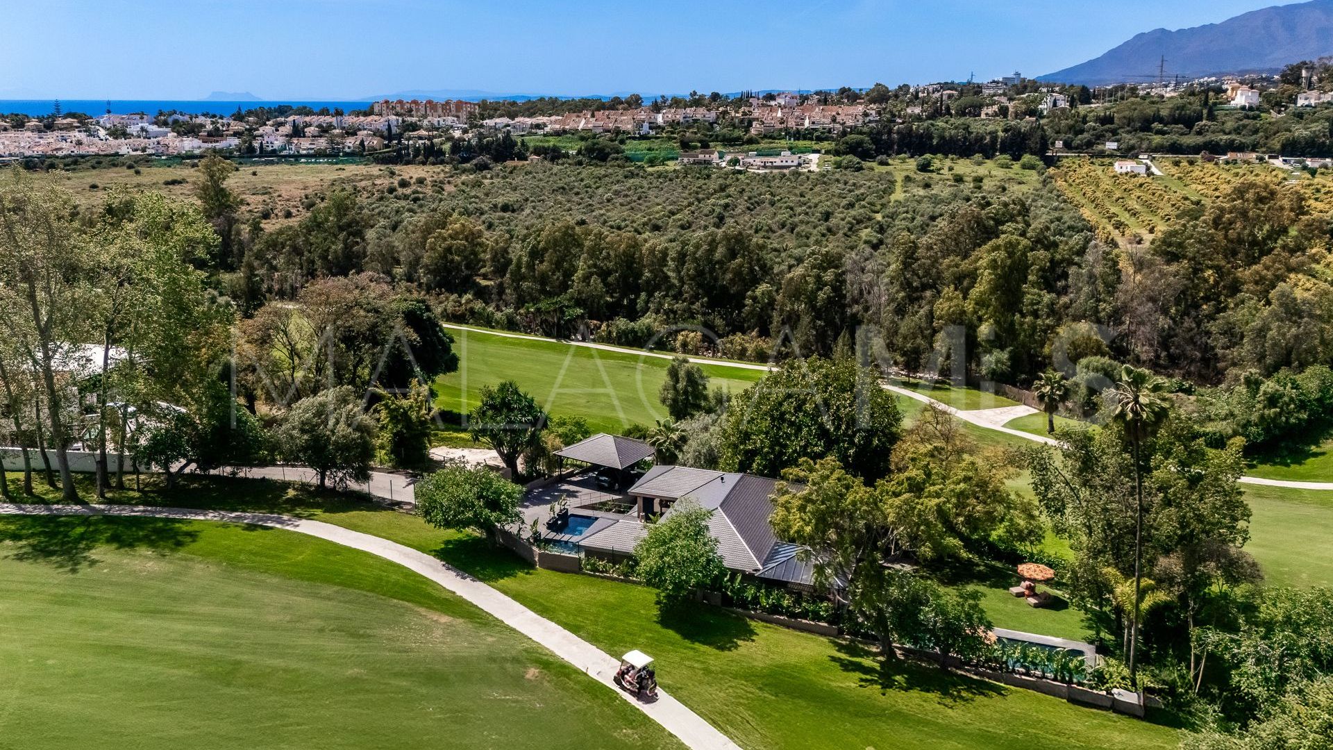 For sale house in San Pedro de Alcantara with 4 bedrooms