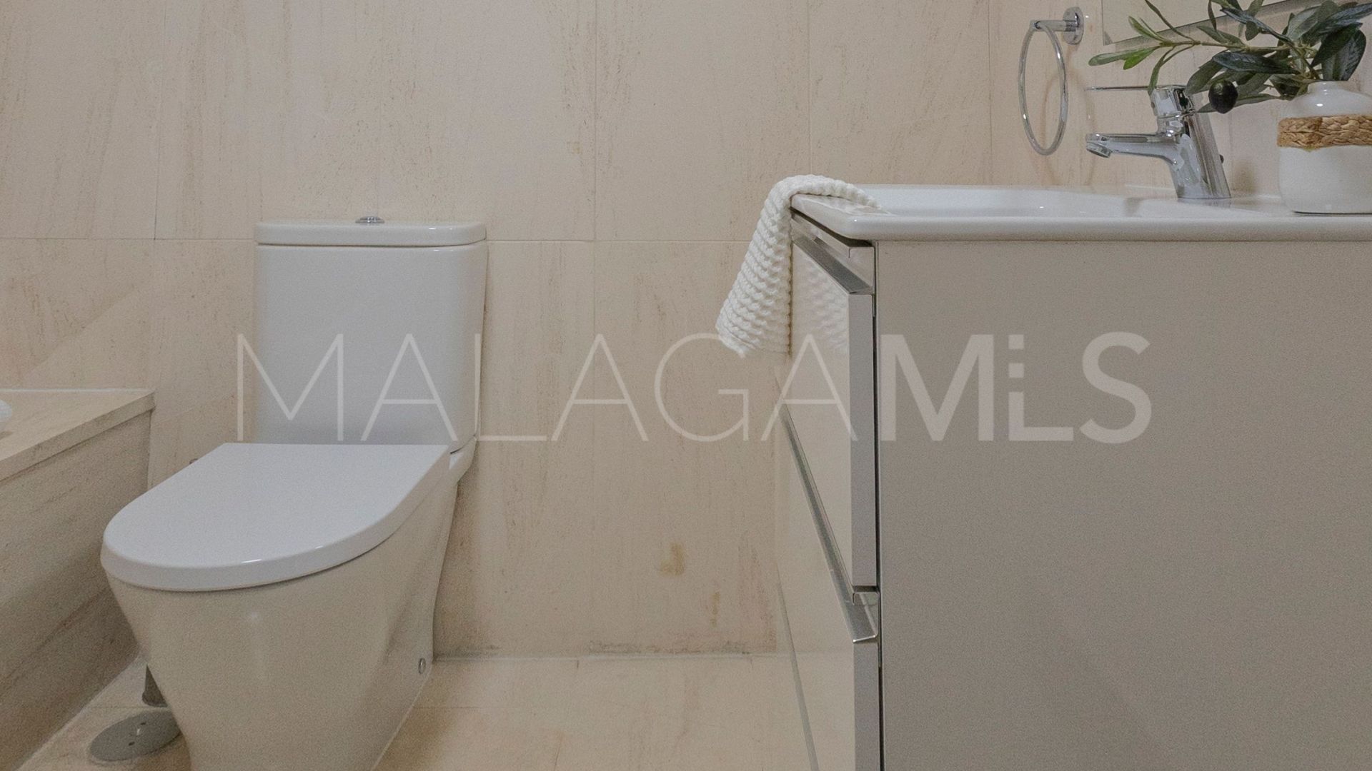 Ground floor duplex for sale in Benalmadena Costa