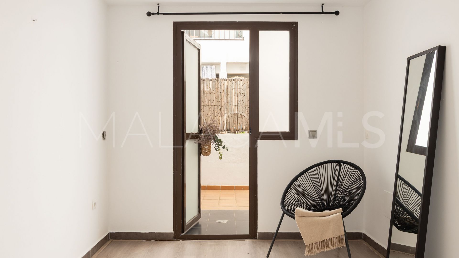 Appartement rez de chaussée for sale in Estepona Est
