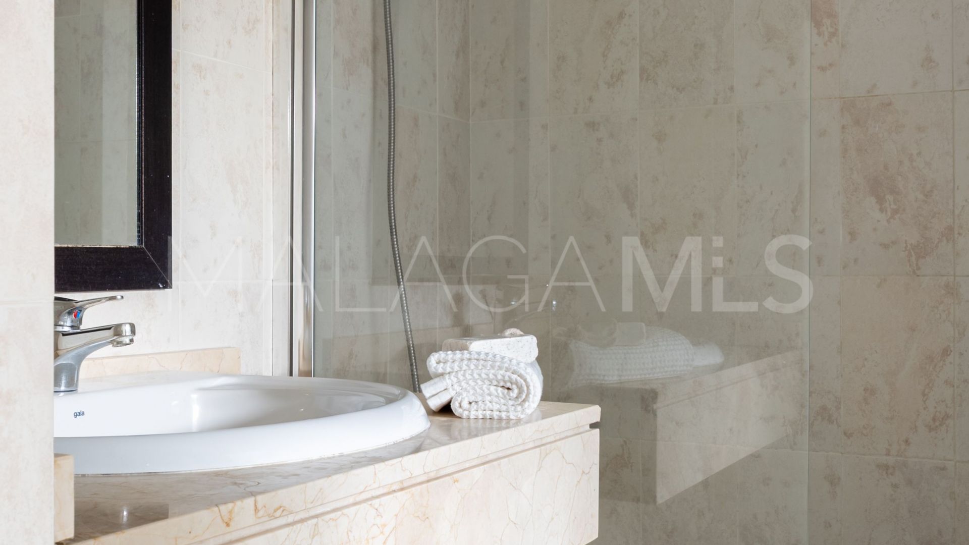 Appartement rez de chaussée for sale in Estepona Est