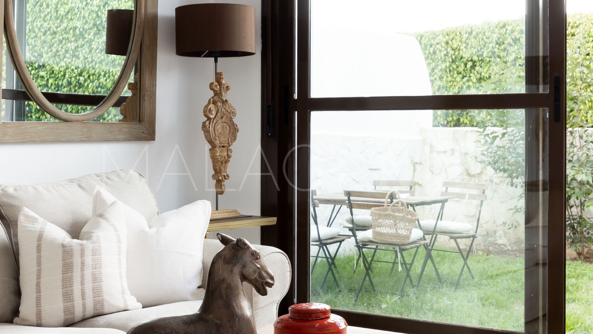 Appartement rez de chaussée for sale in Estepona Est