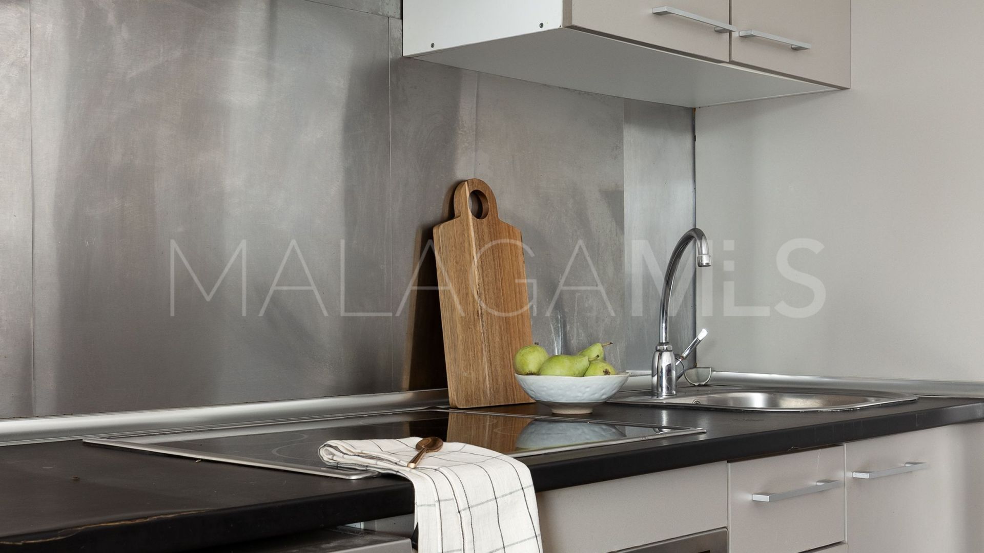 Appartement rez de chaussée for sale in Estepona Est