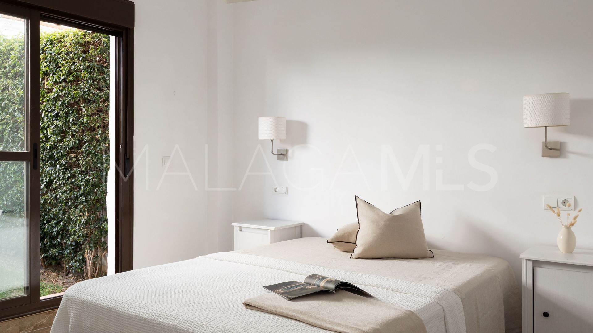 Appartement rez de chaussée for sale in Estepona Est