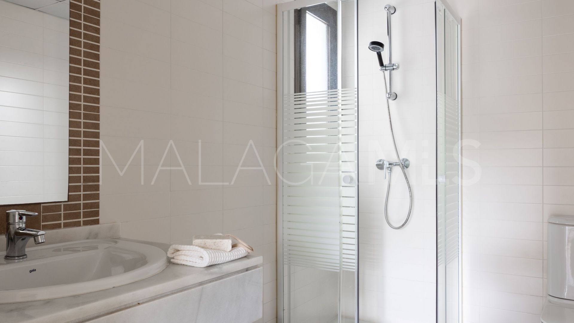 Appartement rez de chaussée for sale in Estepona Est
