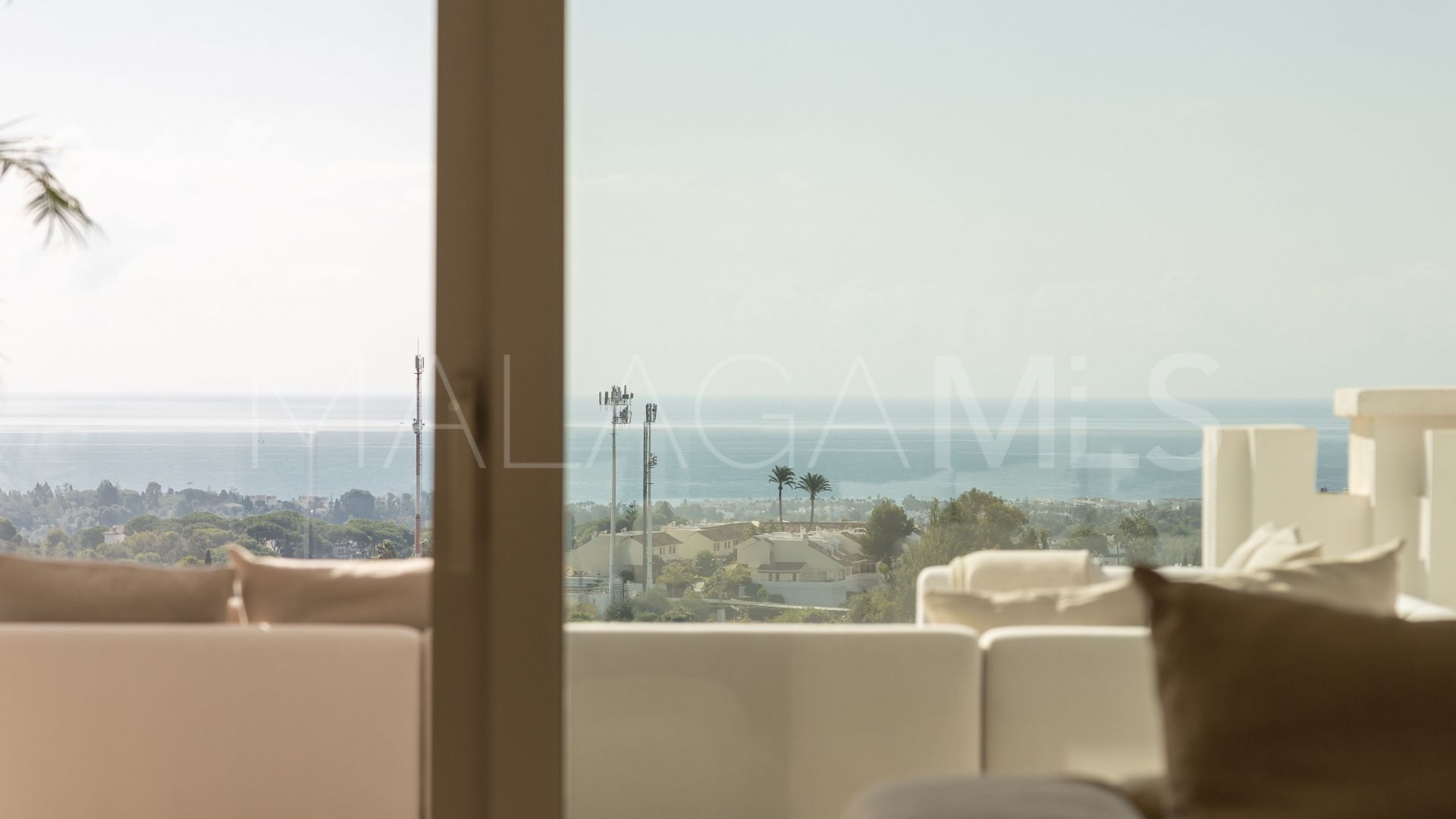 Duplex penthouse for sale in Nueva Andalucia