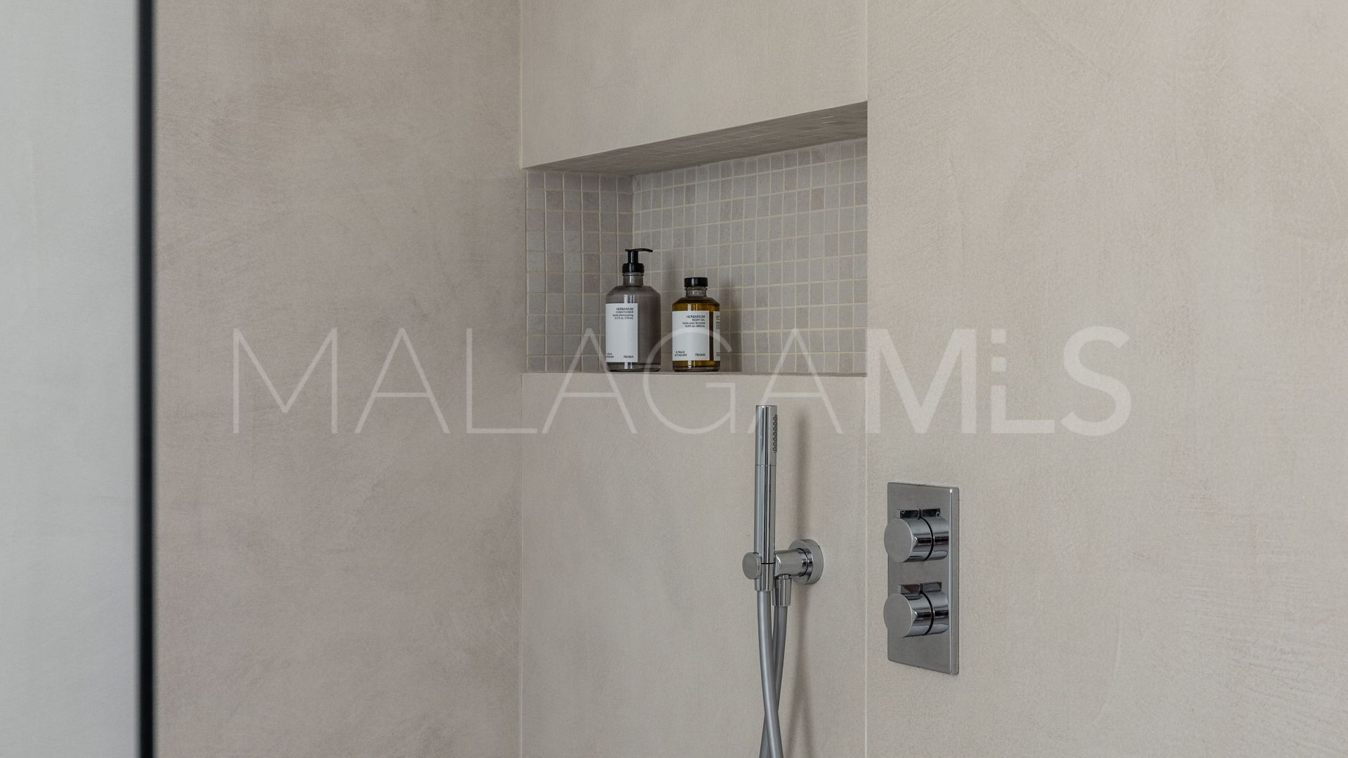 Duplex penthouse for sale in Nueva Andalucia