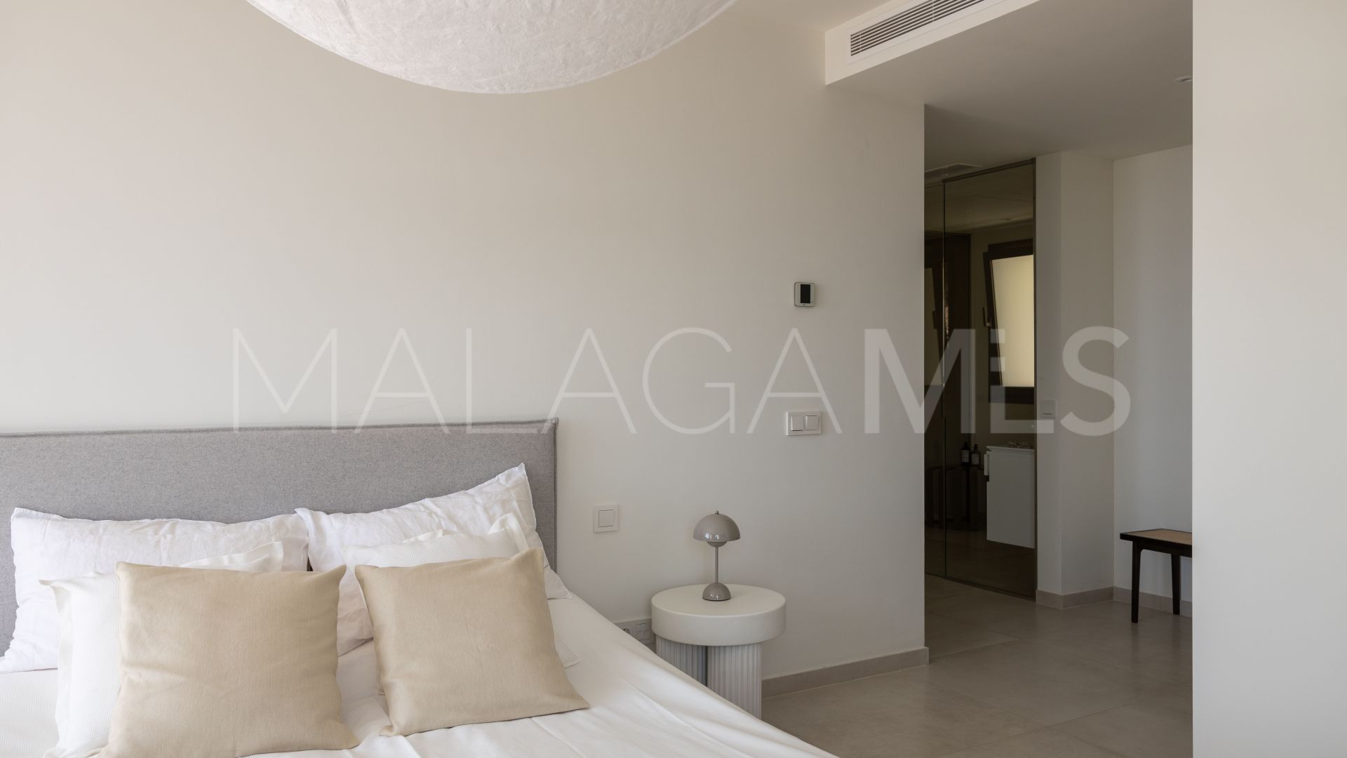 Duplex penthouse for sale in Nueva Andalucia