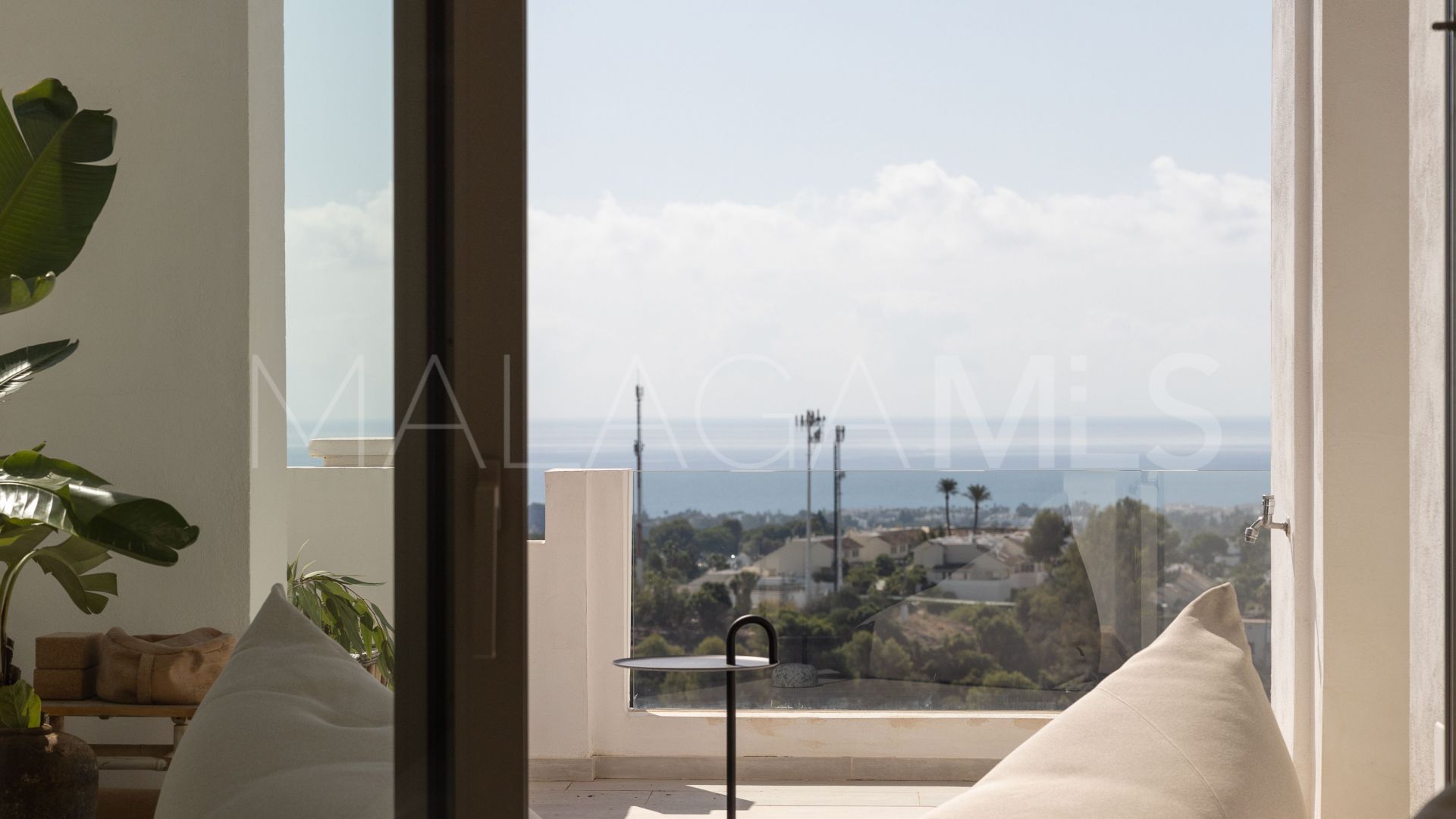 Duplex penthouse for sale in Nueva Andalucia