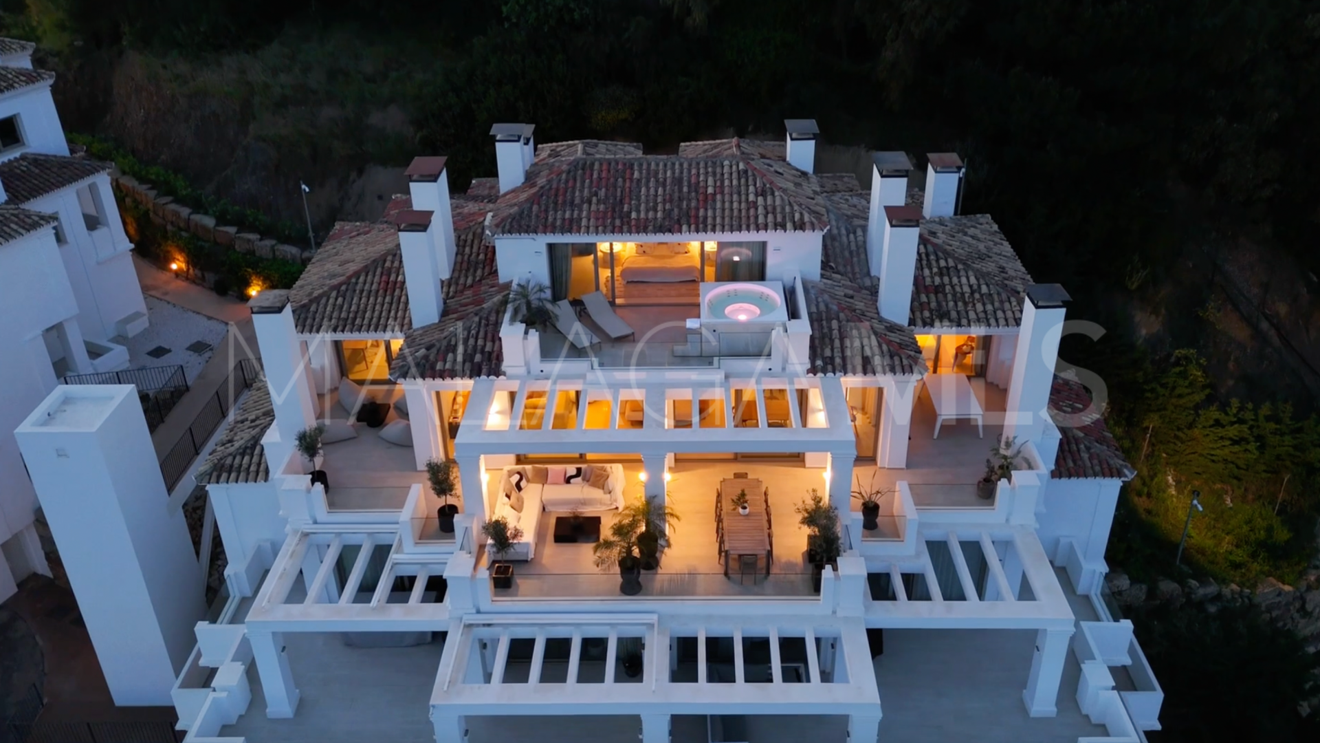 Duplex penthouse for sale in Nueva Andalucia