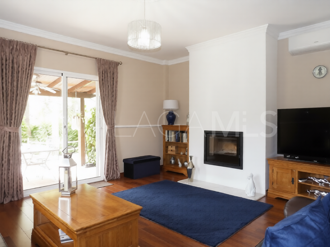 For sale country house in Coin with 4 bedrooms