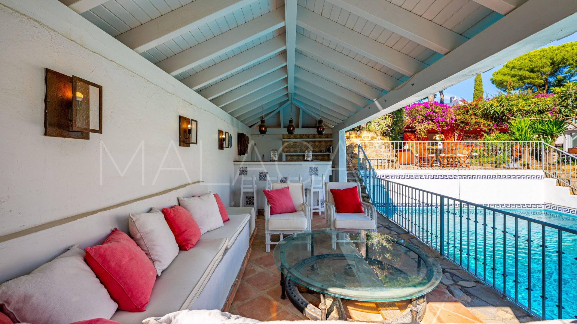 Villa for sale in Estepona