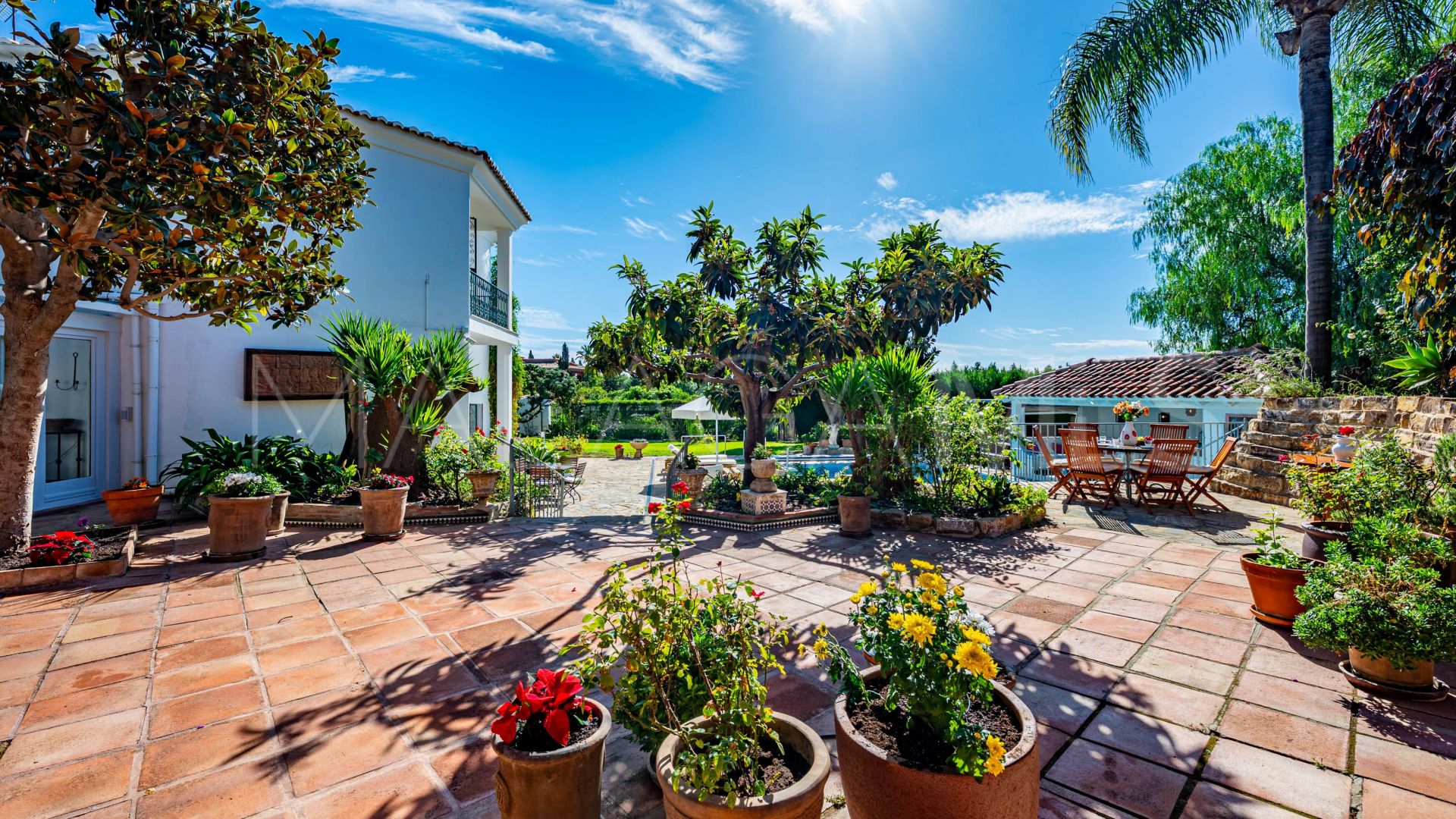 Villa for sale in Estepona