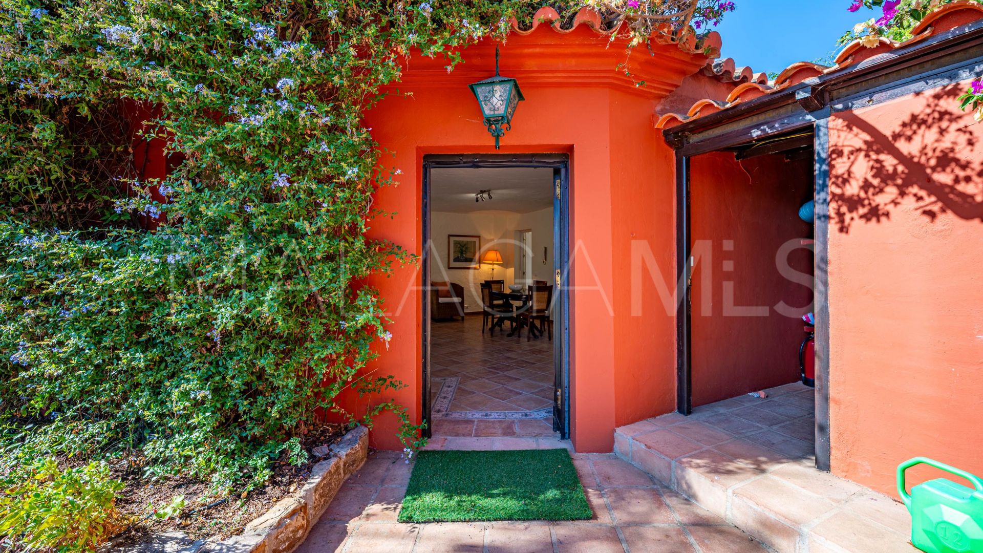 Villa for sale in Estepona