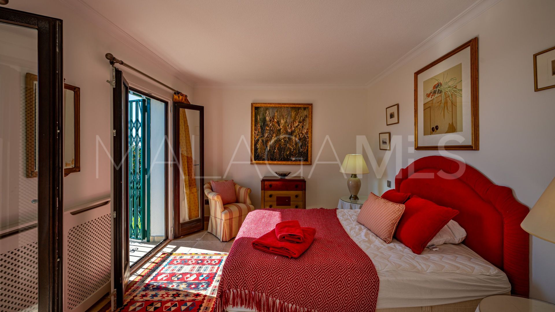 Villa for sale in Estepona