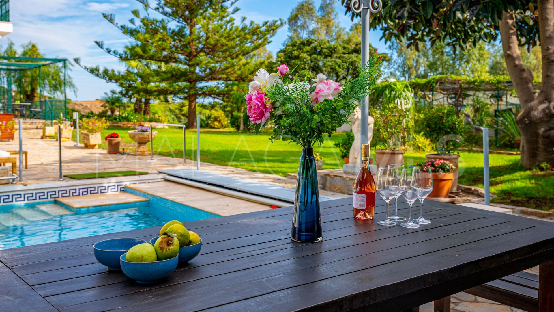 Villa for sale in Estepona