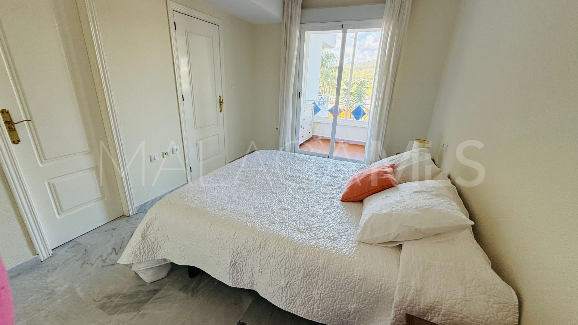 Apartment for sale in Bahia de Marbella