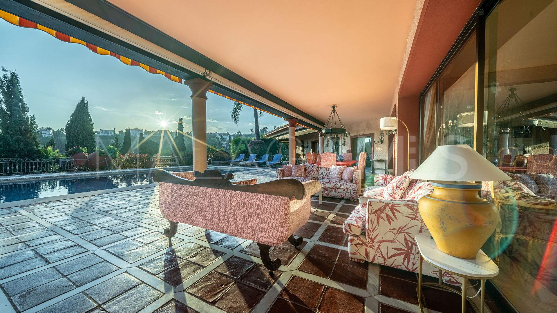 Mansion for sale in Altos del Paraiso