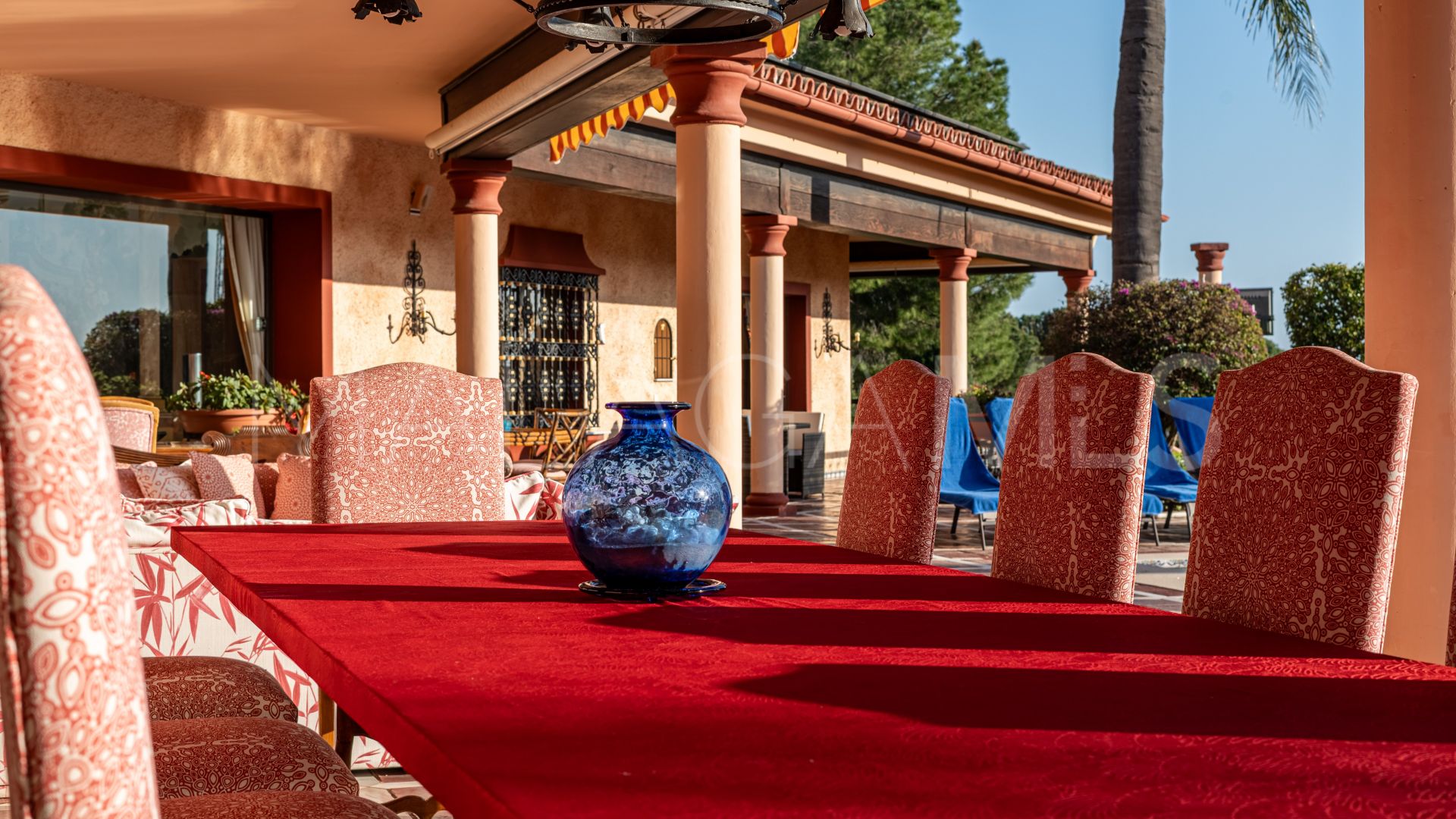 Mansion for sale in Altos del Paraiso