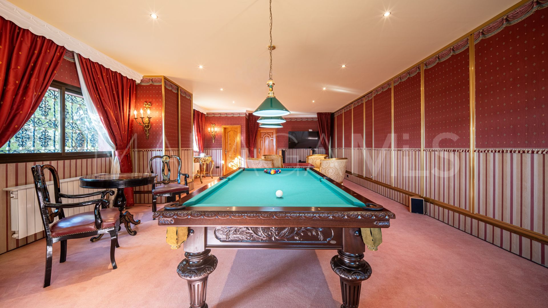 For sale Altos del Paraiso mansion