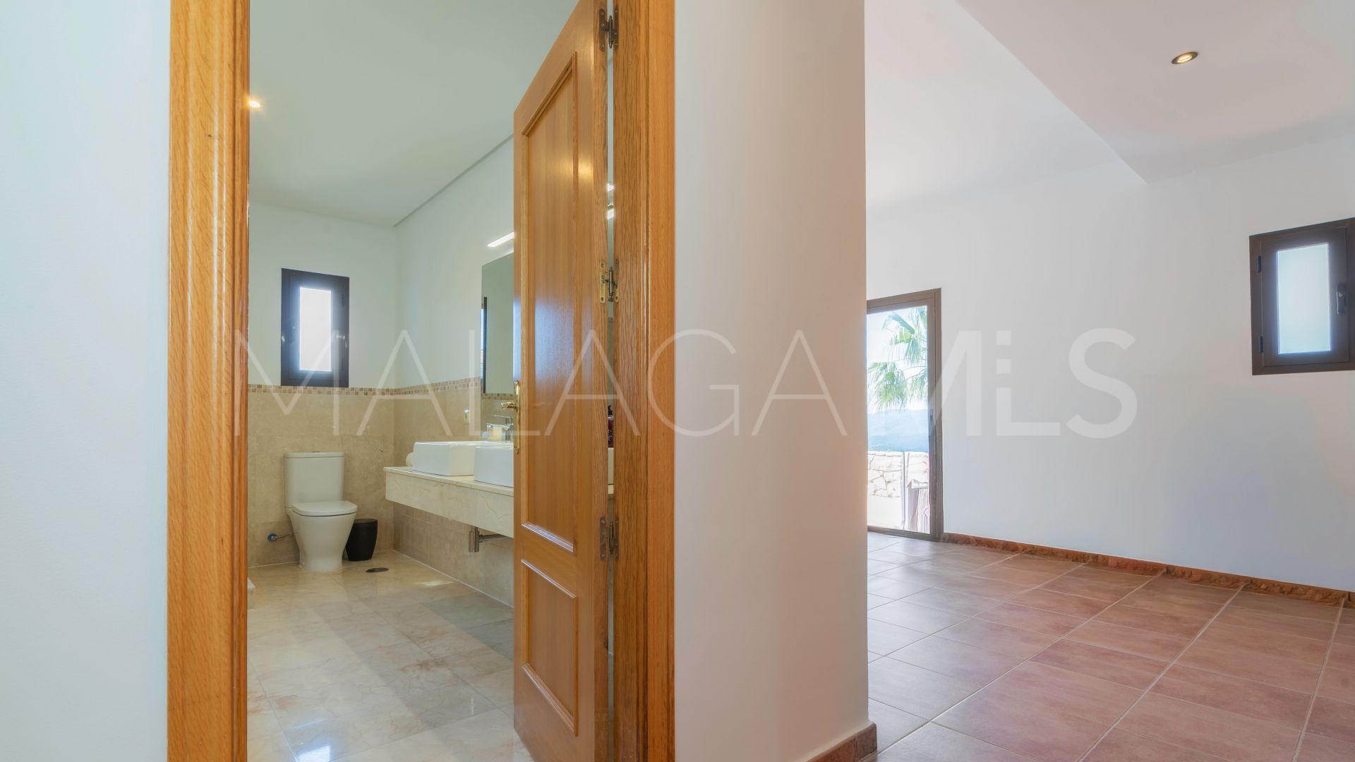 Villa for sale in Valtocado