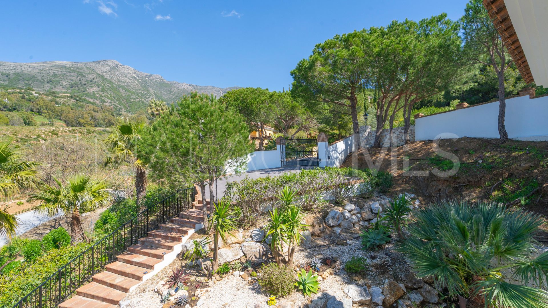 Villa for sale in Valtocado