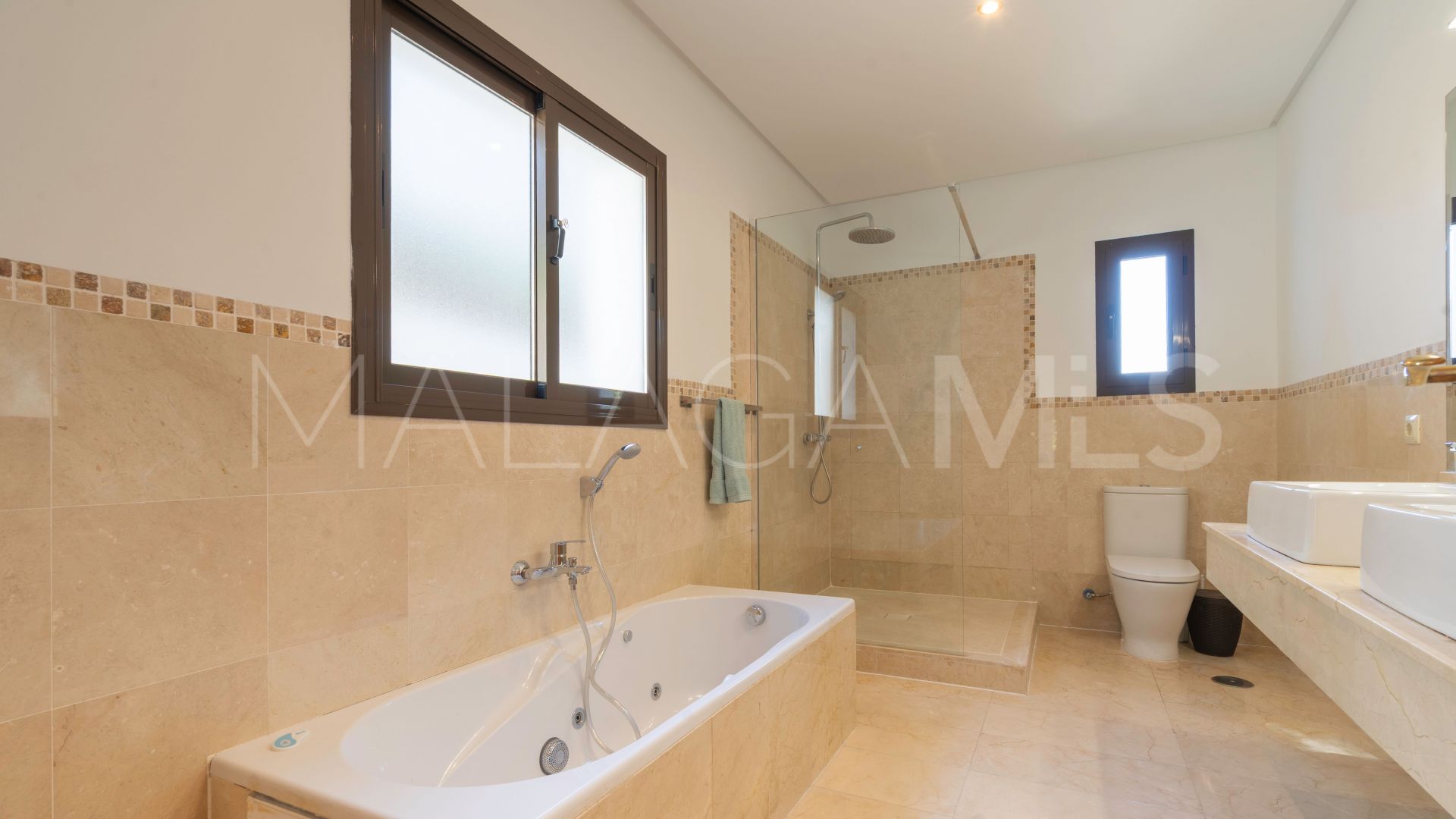 Villa for sale in Valtocado