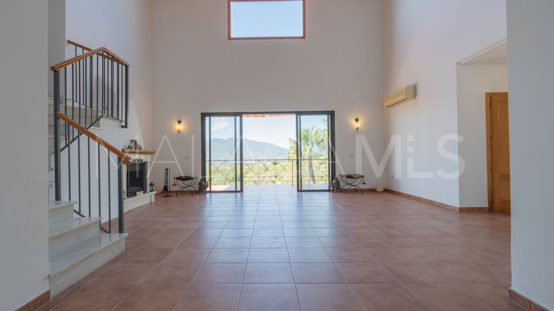 Villa for sale in Valtocado