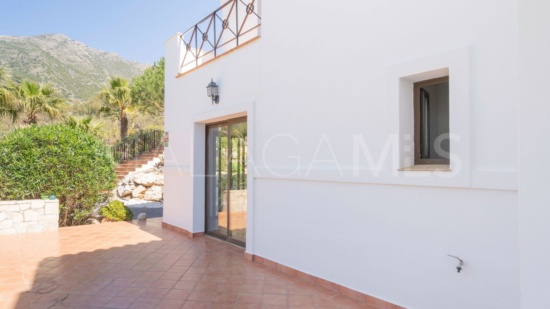 Villa for sale in Valtocado