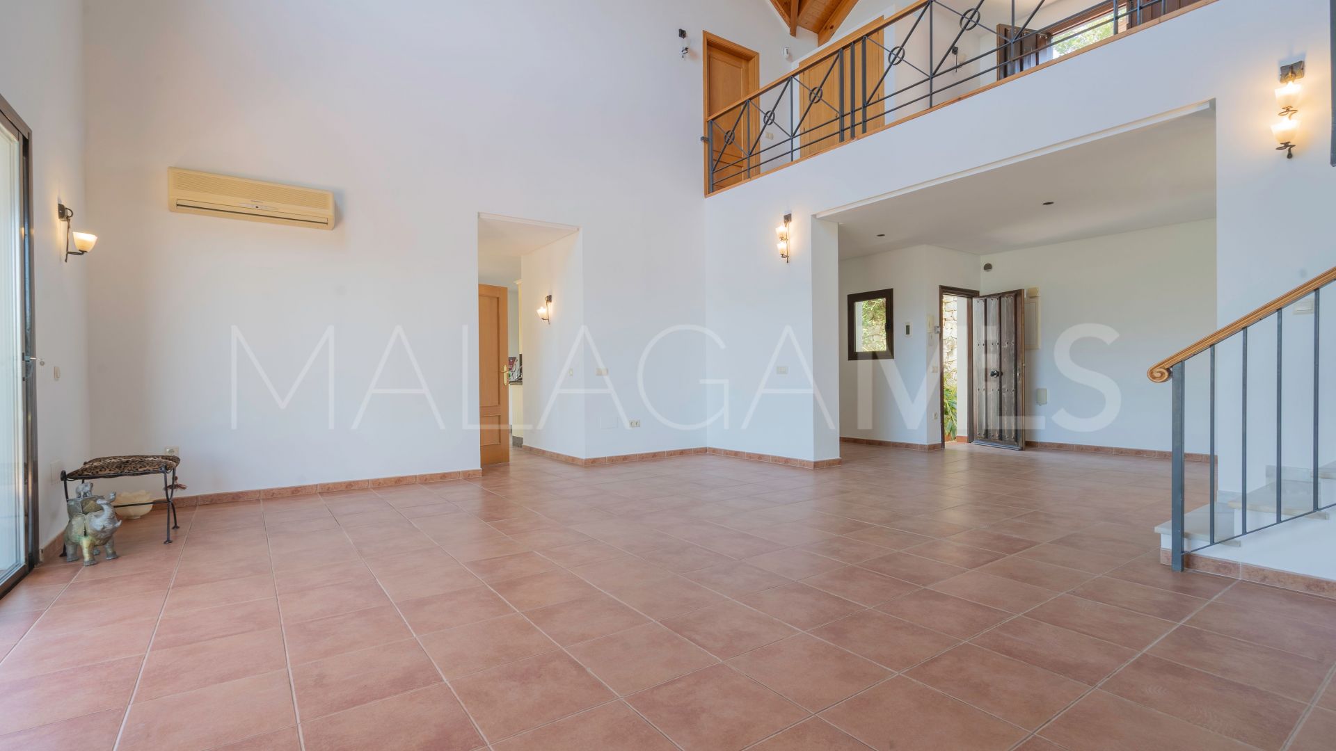 Villa for sale in Valtocado