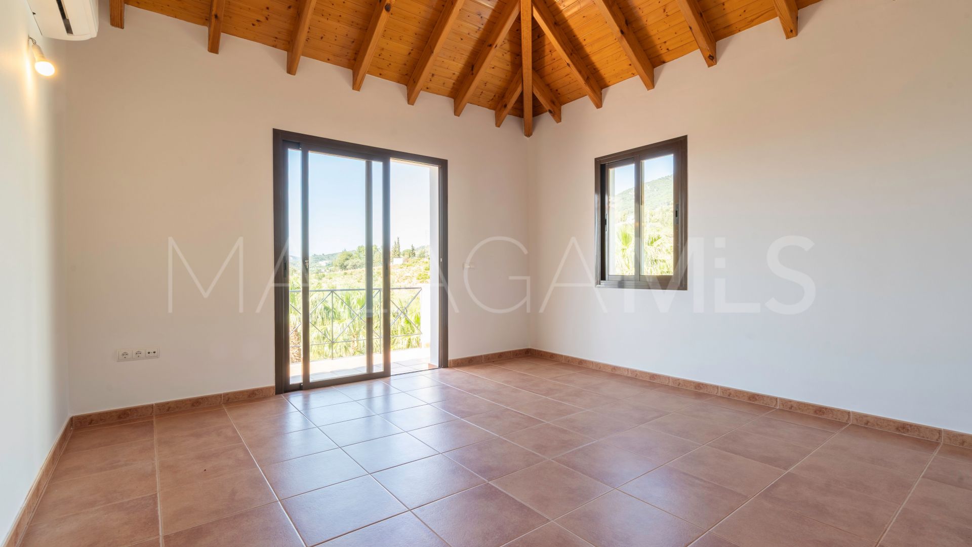 Villa for sale in Valtocado