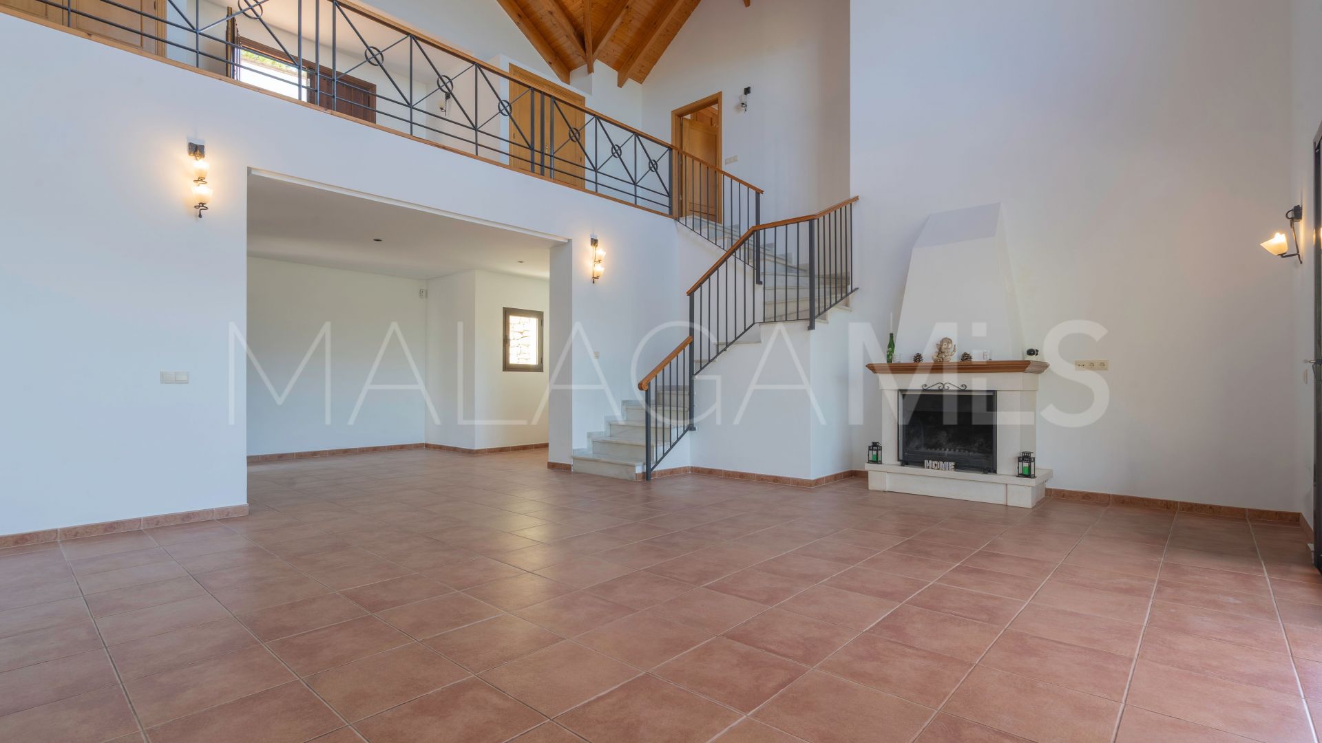 Villa for sale in Valtocado