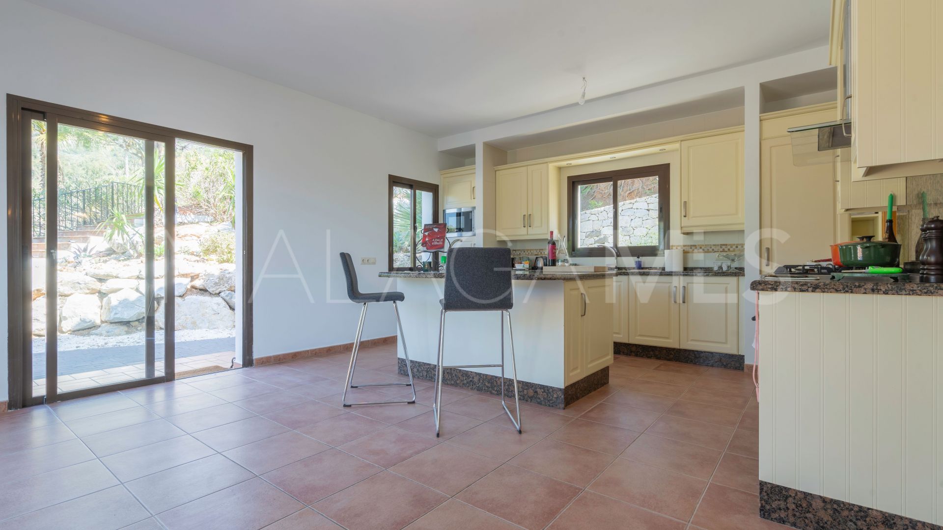 Villa for sale in Valtocado