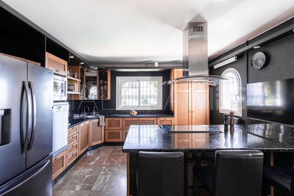 Villa for sale with 4 bedrooms in Torreblanca