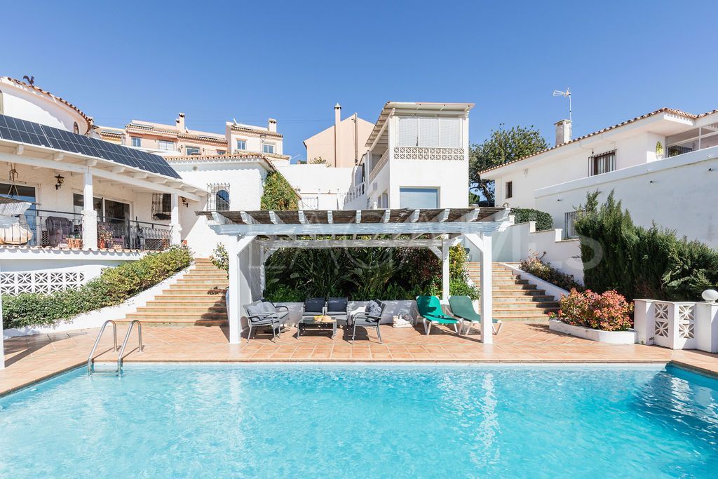 Villa for sale with 4 bedrooms in Torreblanca