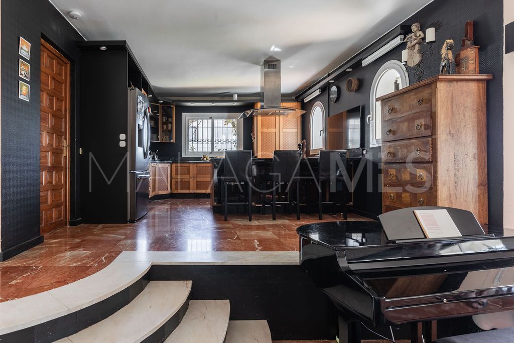 Villa for sale with 4 bedrooms in Torreblanca