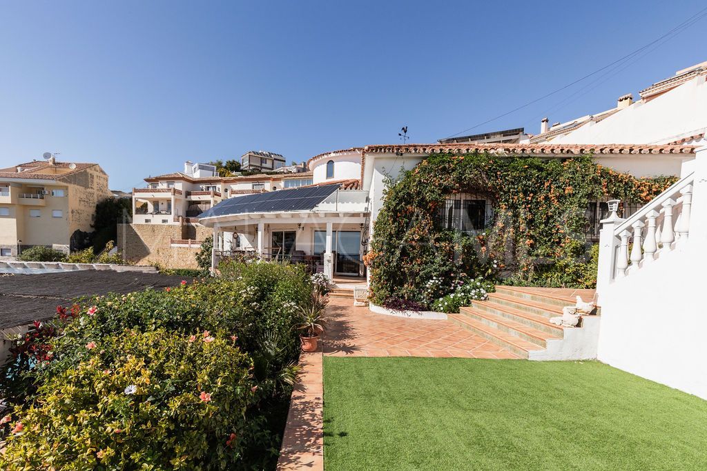 Villa for sale with 4 bedrooms in Torreblanca