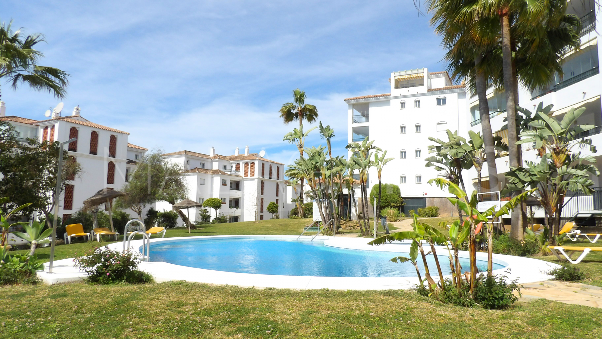 Markplanslägenhet for sale in Sitio de Calahonda