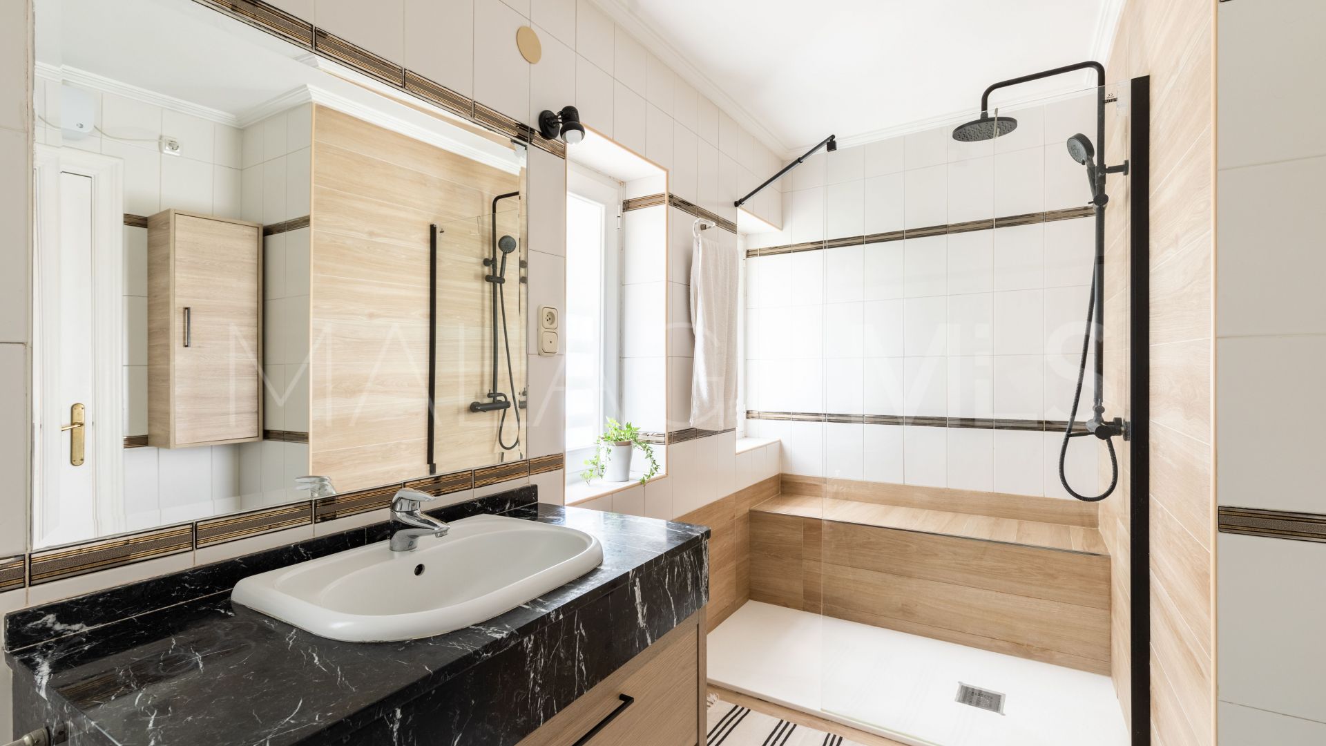 Tvåvåningslägenhet for sale in Malaga - Este