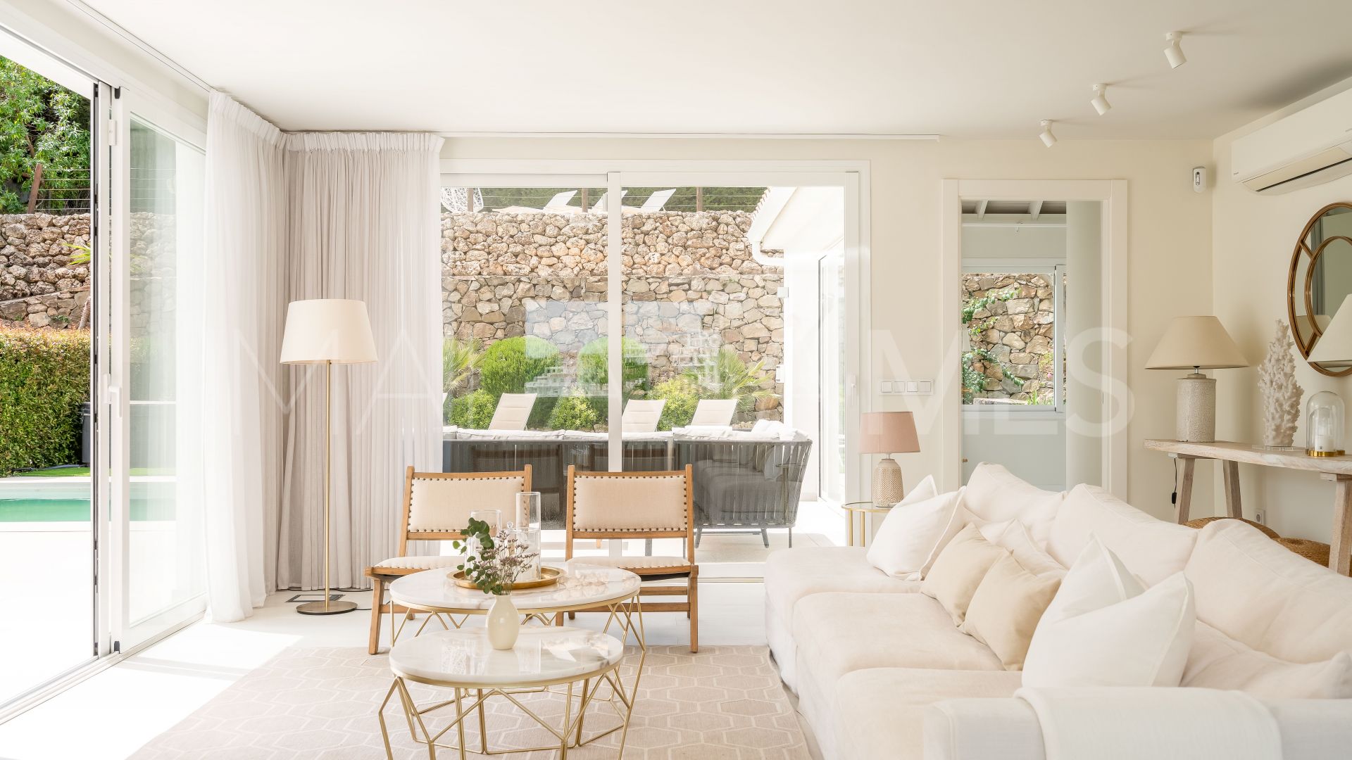 Maison for sale in Los Naranjos Hill Club