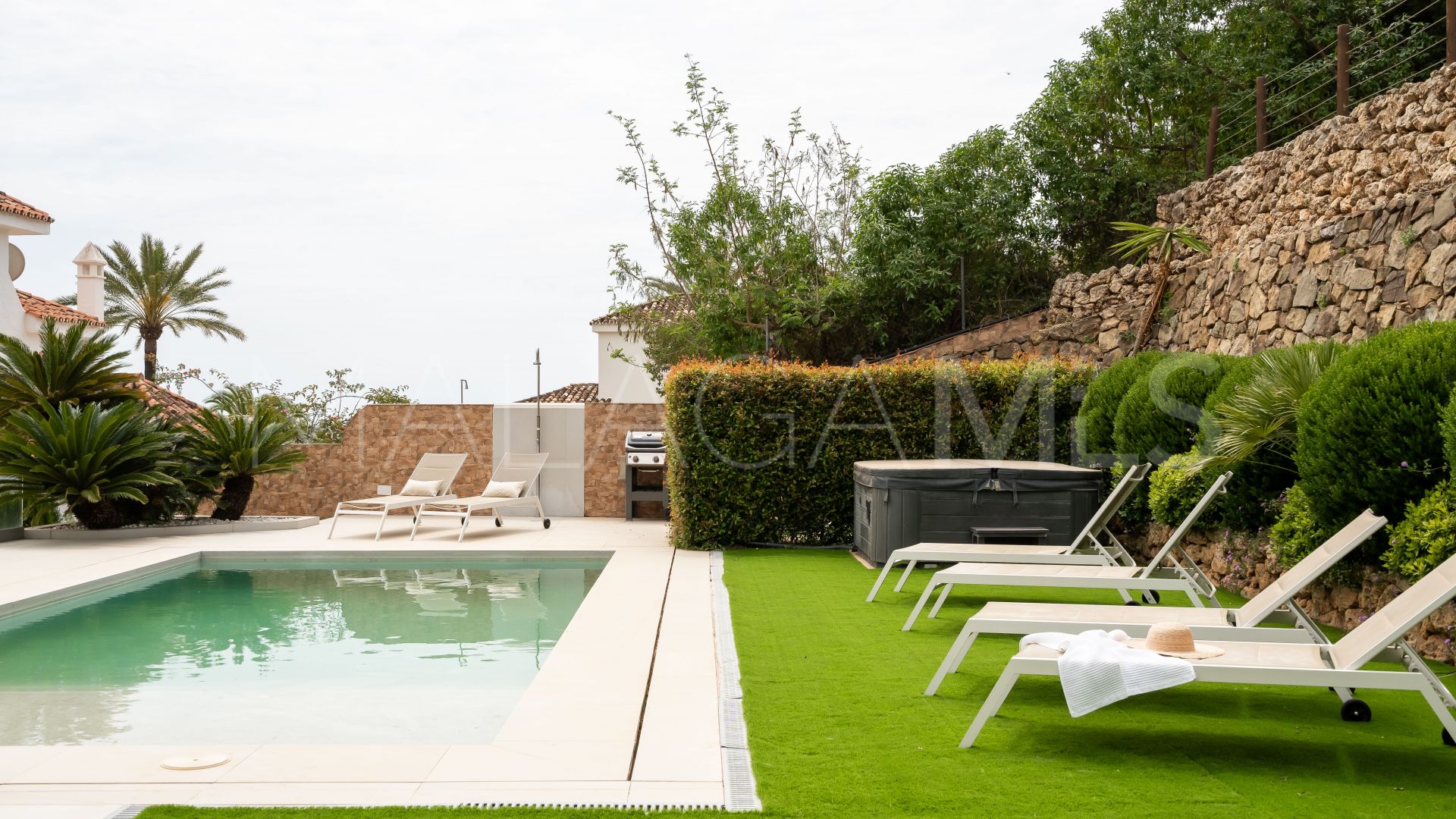 Maison for sale in Los Naranjos Hill Club