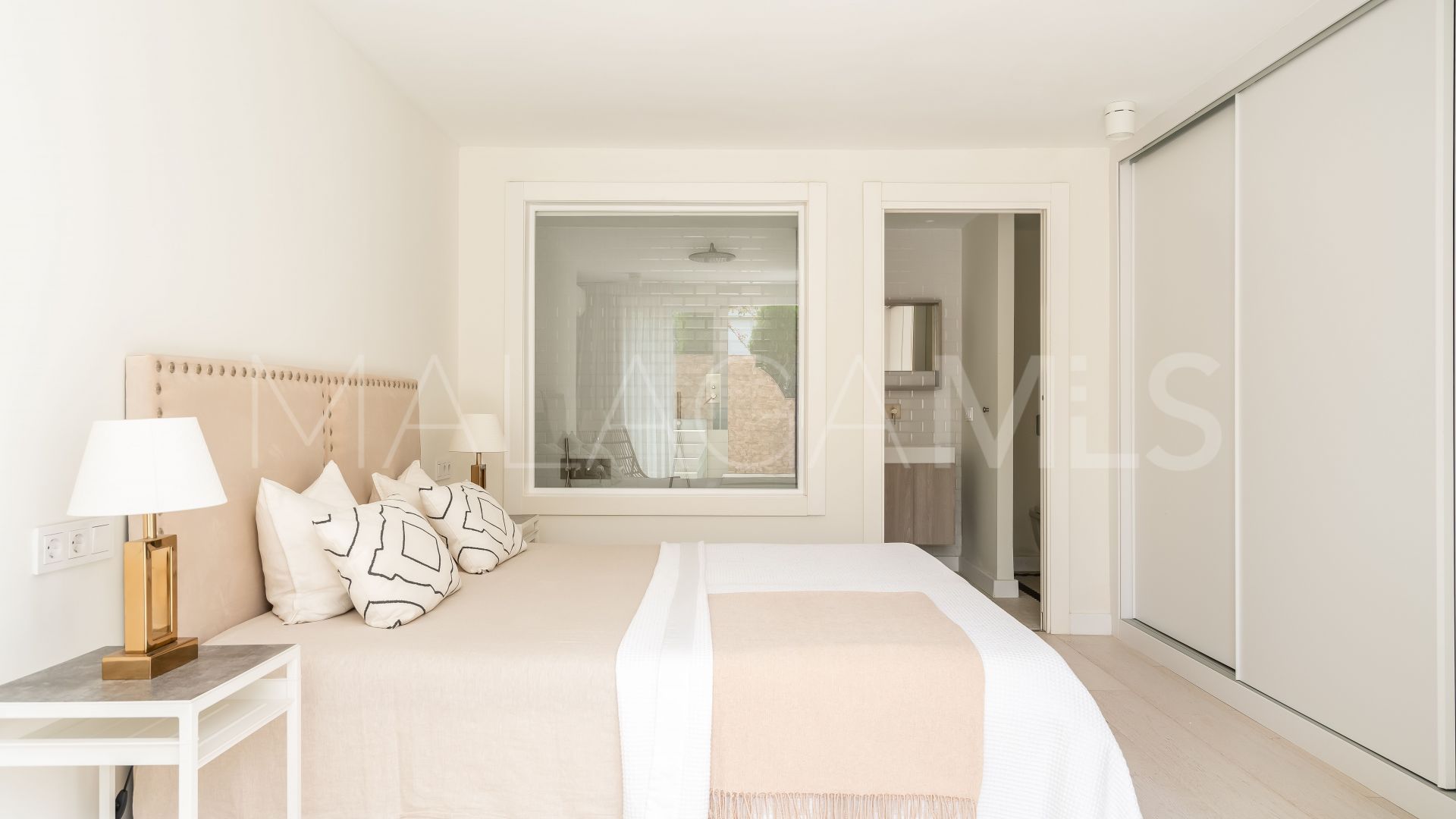 Maison for sale in Los Naranjos Hill Club