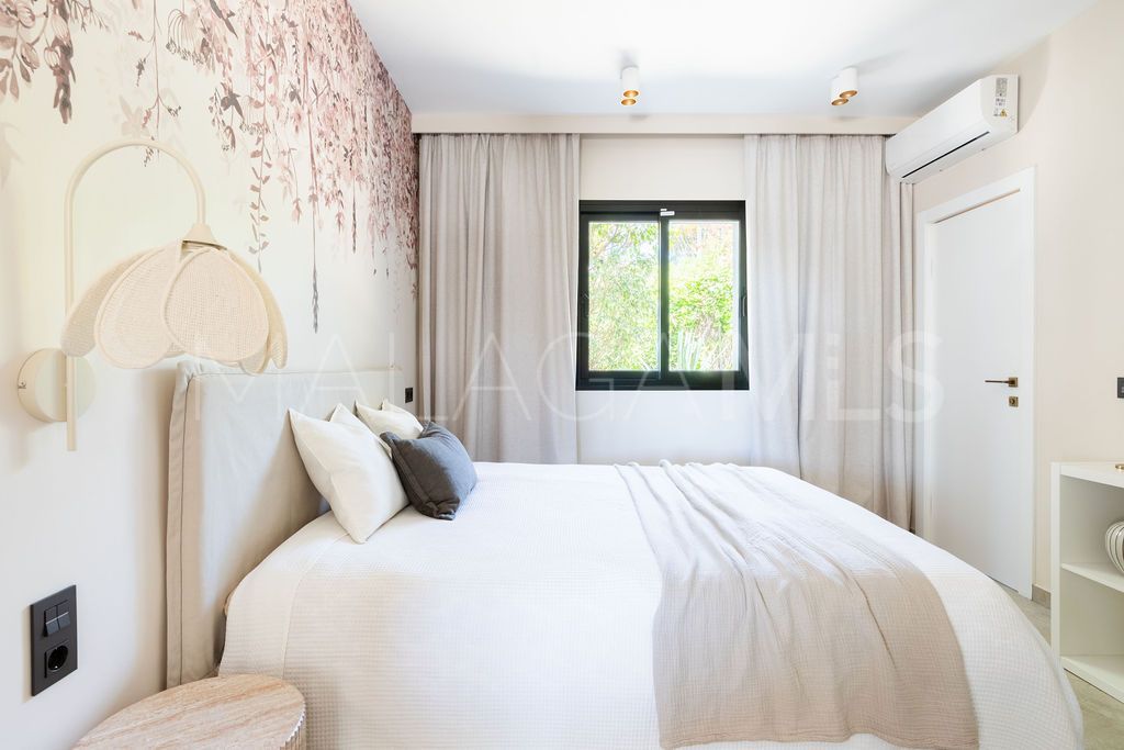 Villa for sale in Benahavis