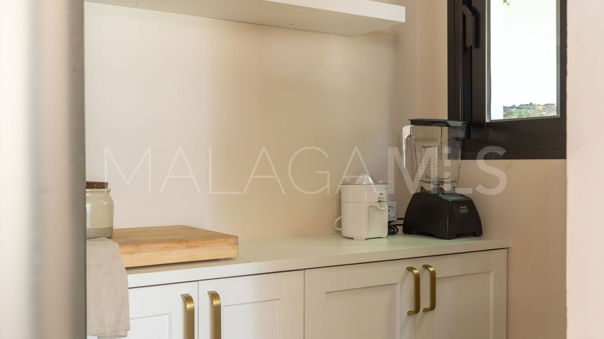 Villa for sale in Benahavis