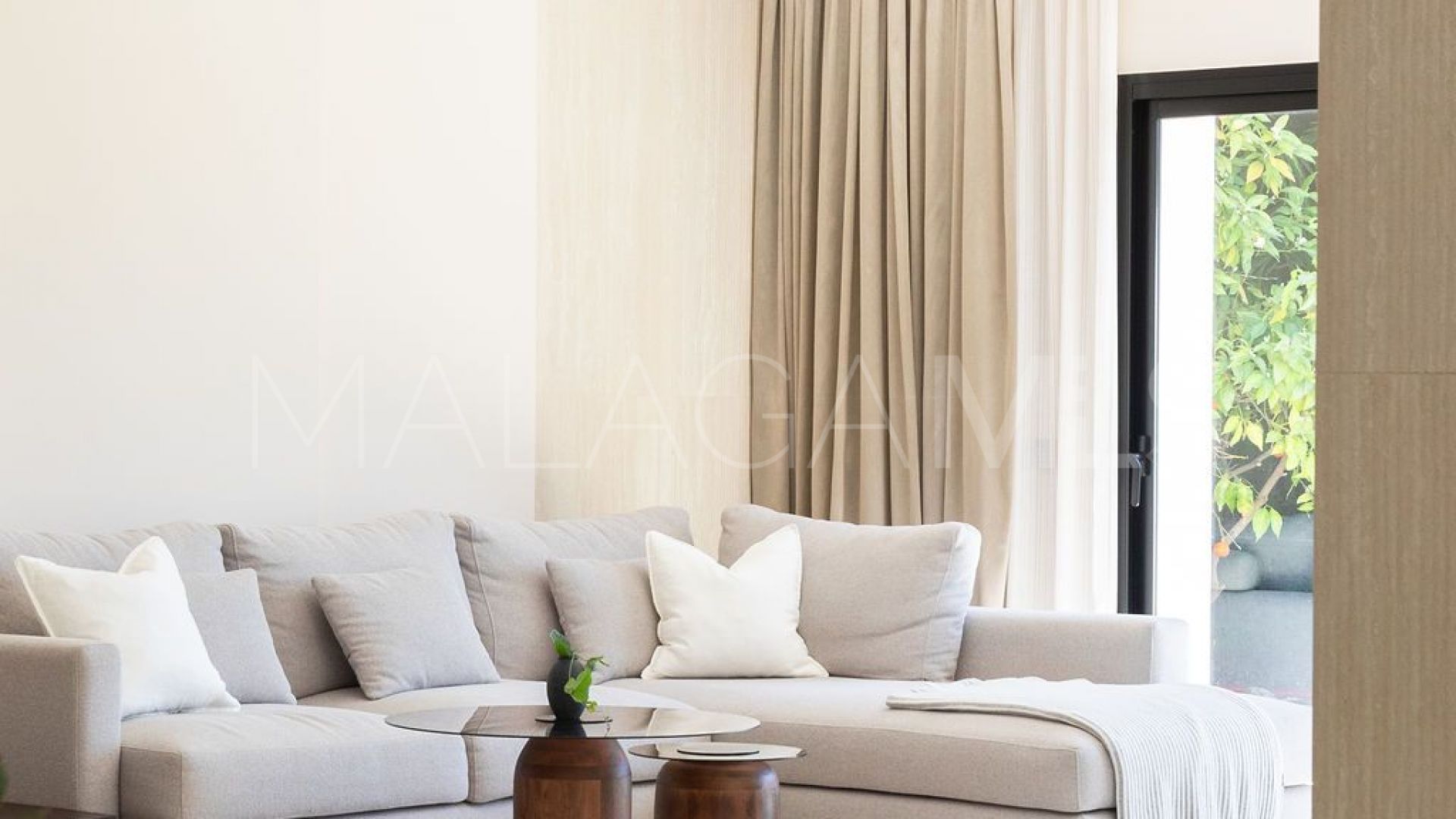 Villa for sale in Benahavis