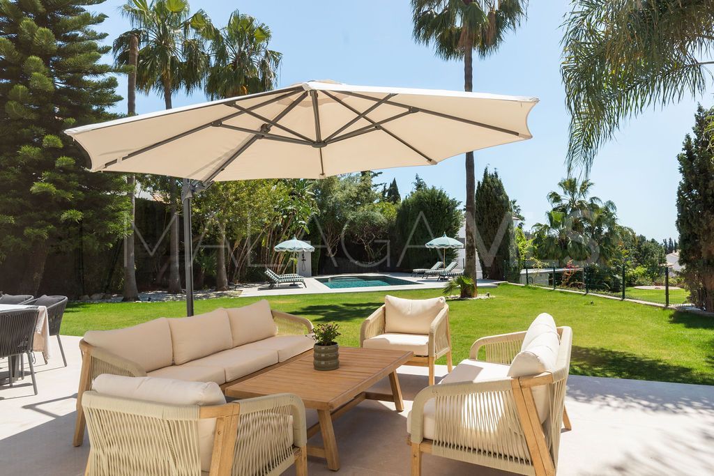 Villa for sale in Benahavis