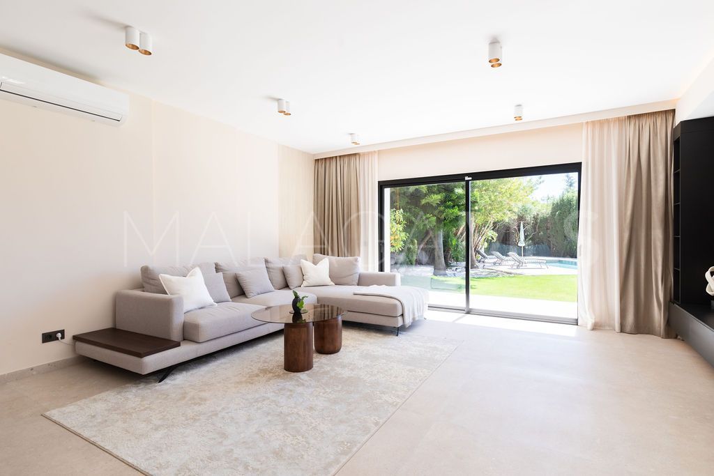 Villa for sale in Benahavis