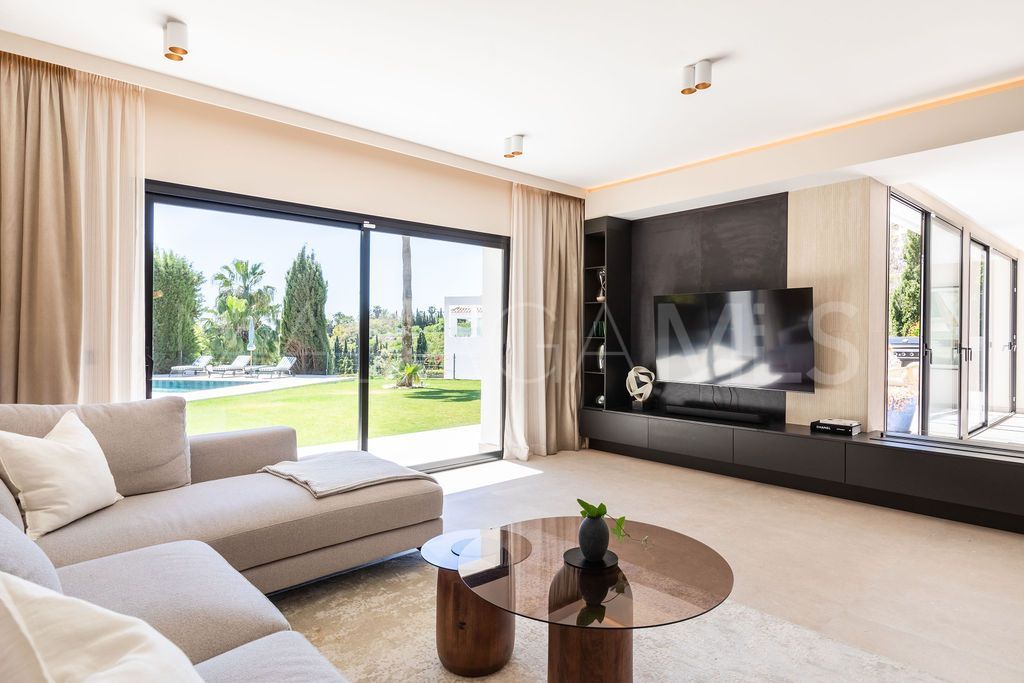 Villa for sale in Benahavis